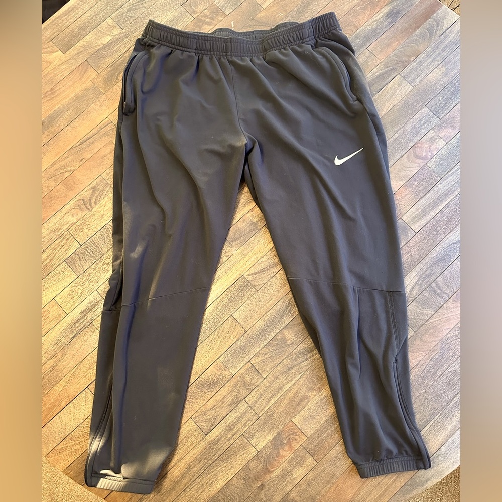 Nike Lightweight Performance Joggers. Men’s size XL
